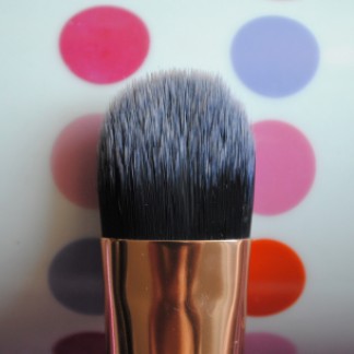 real techniques deluxe set tappered foundation brush